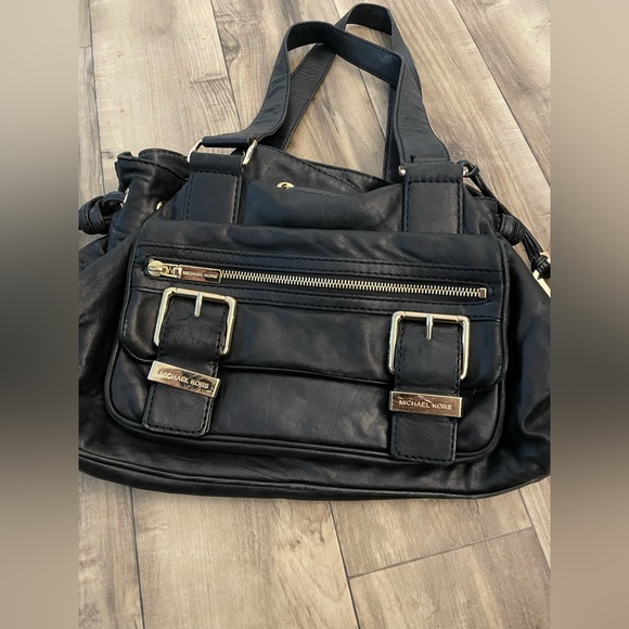 Michael Kors purse - Picture 2 of 7